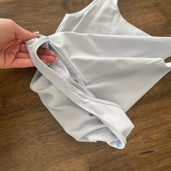 WORN ONCE aritzia blue linen color - Picture 8 of 8